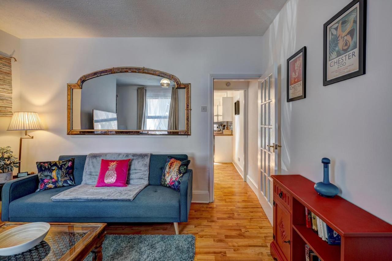 *New* Chester Canal Side 2 Bed Character Home ภายนอก รูปภาพ