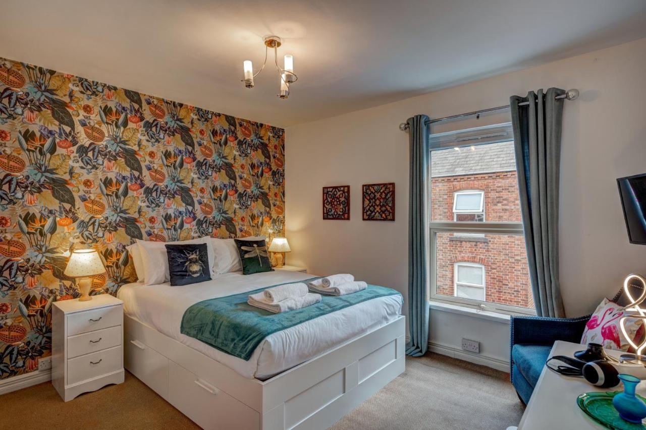 *New* Chester Canal Side 2 Bed Character Home ภายนอก รูปภาพ