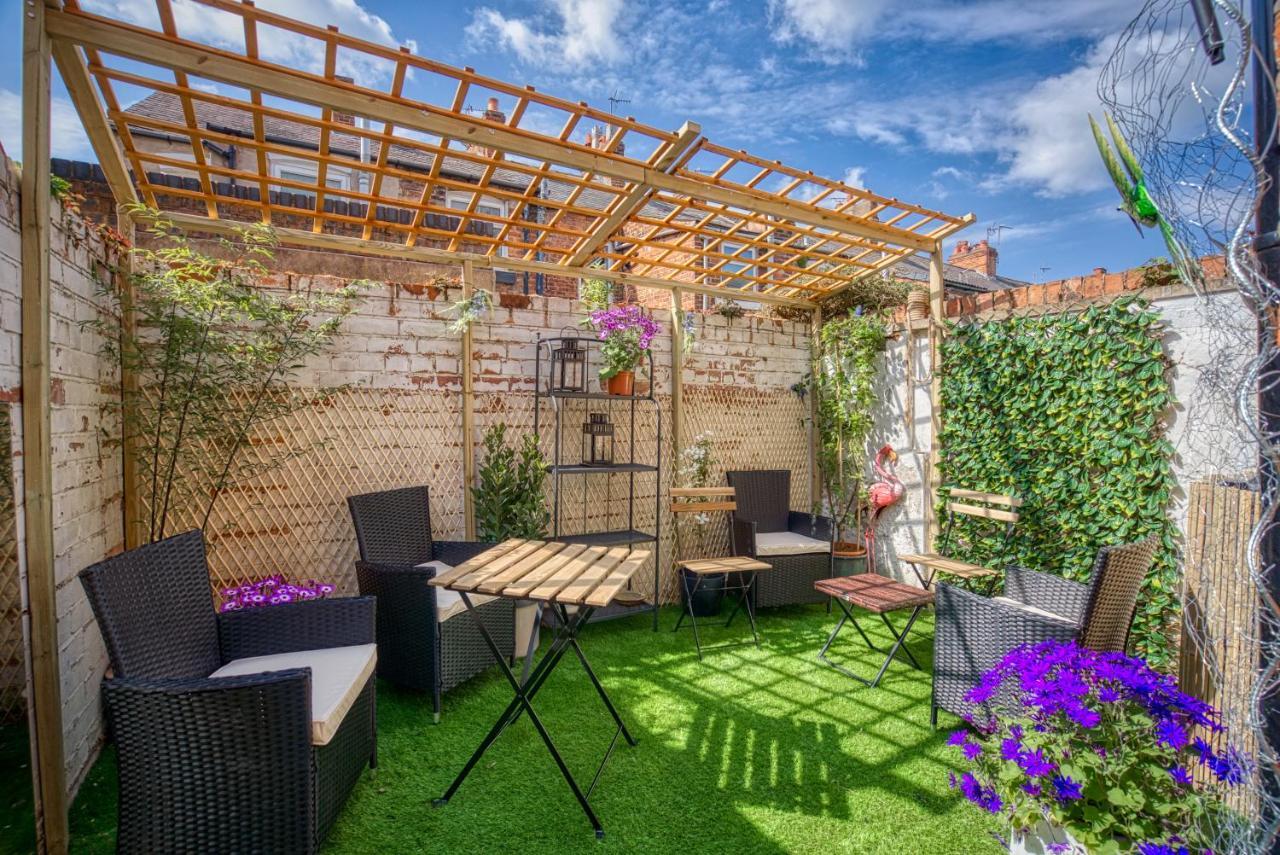 *New* Chester Canal Side 2 Bed Character Home ภายนอก รูปภาพ