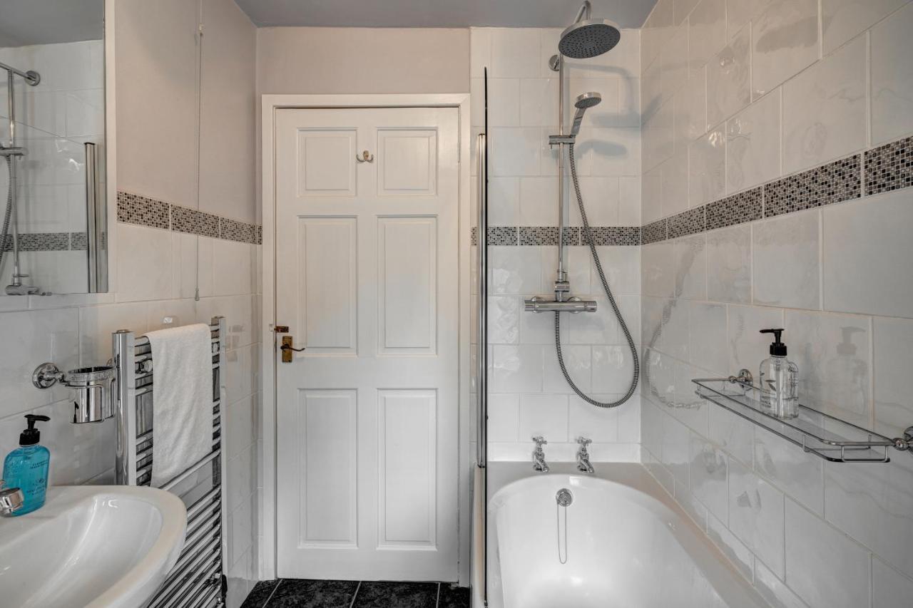 *New* Chester Canal Side 2 Bed Character Home ภายนอก รูปภาพ
