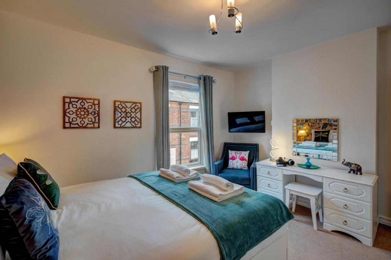 *New* Chester Canal Side 2 Bed Character Home ภายนอก รูปภาพ
