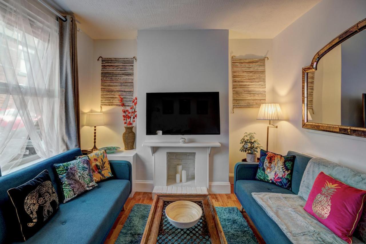 *New* Chester Canal Side 2 Bed Character Home ภายนอก รูปภาพ