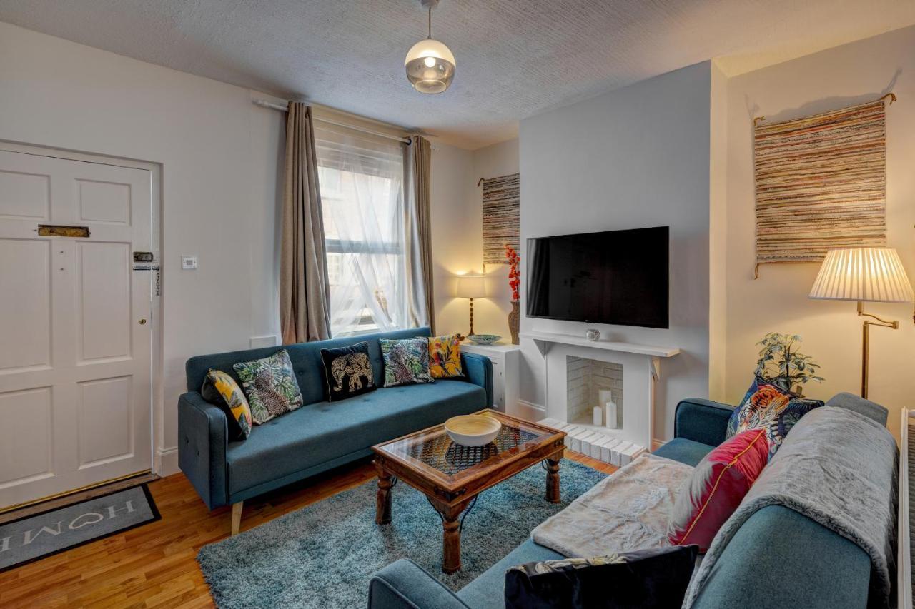 *New* Chester Canal Side 2 Bed Character Home ภายนอก รูปภาพ